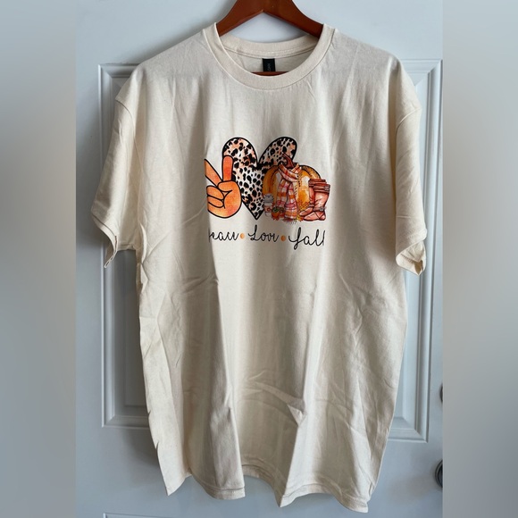 T-Shirt,  XL Short Sleeve. Reads “ Peace Love Fall” - Picture 2 of 7